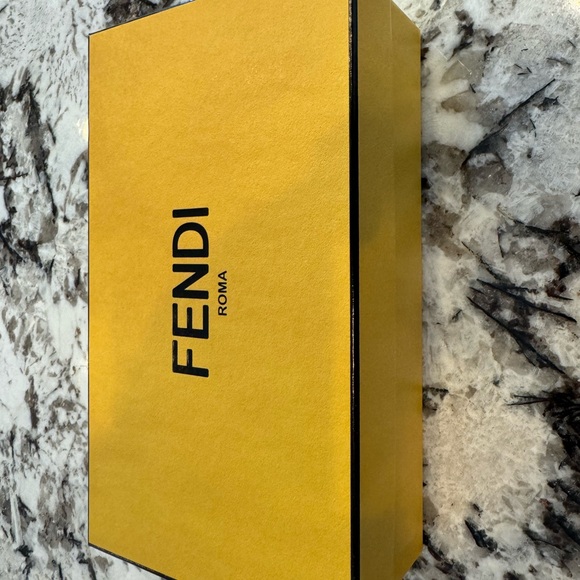 Authentic Fendi Sunglasses Brand New Never Worn! - Picture 14 of 14